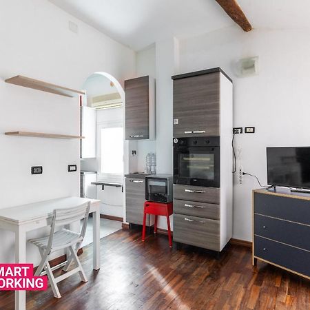 Studio Malcontenti Con Terrazzo By Wonderful Ltaly Bologna Bagian luar foto