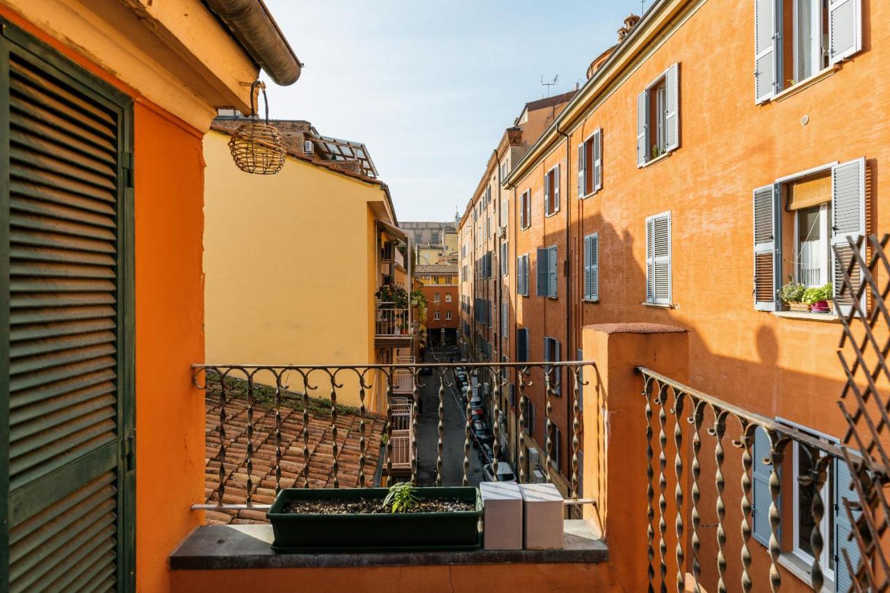 Studio Malcontenti Con Terrazzo By Wonderful Ltaly Bologna Bagian luar foto