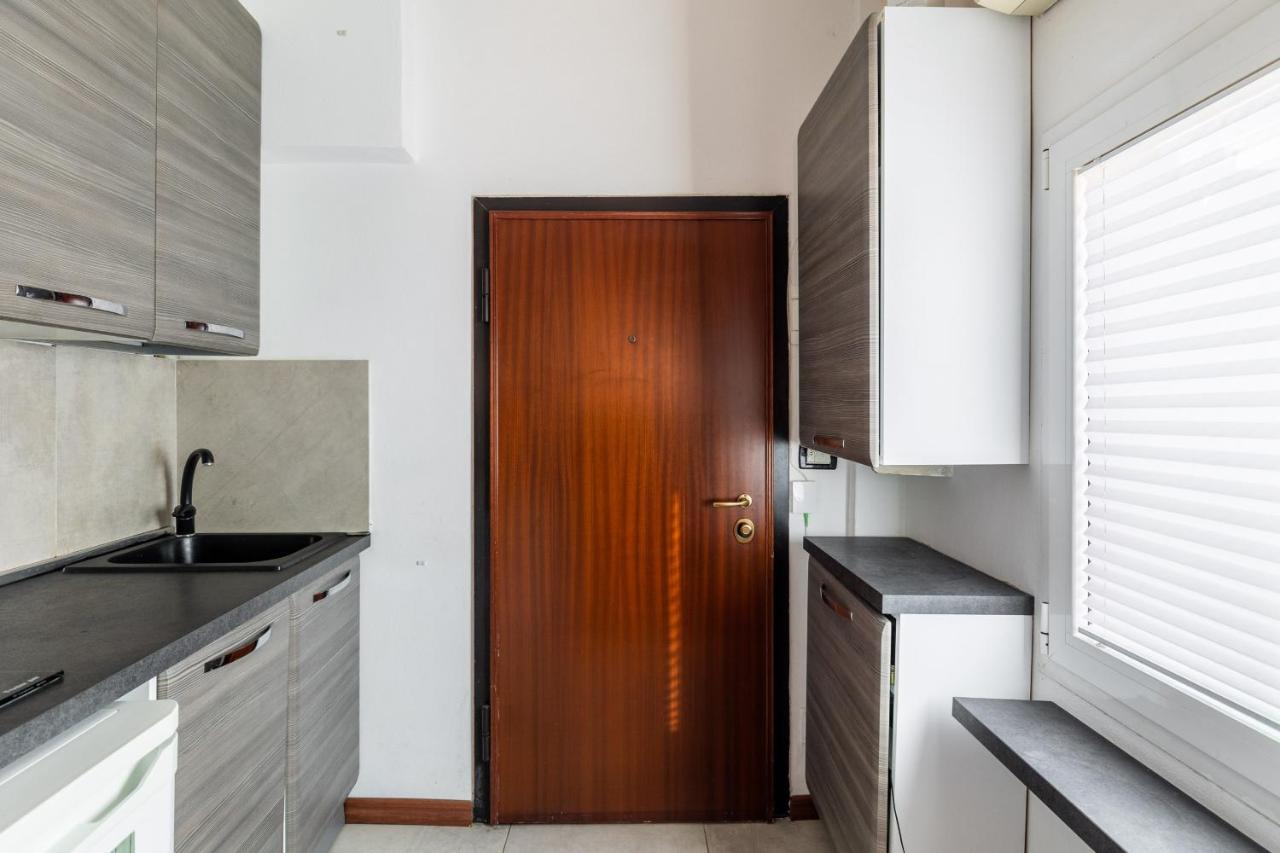 Studio Malcontenti Con Terrazzo By Wonderful Ltaly Bologna Bagian luar foto